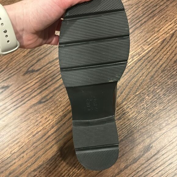 Naturalizer Dark Brown/Gold 2in Platform Loafer size 9 - Picture 7 of 10